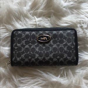 Smell coach wallet